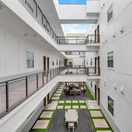 Contemporary 2Br I Gym I Parking I Workspace Даллас Екстер'єр фото