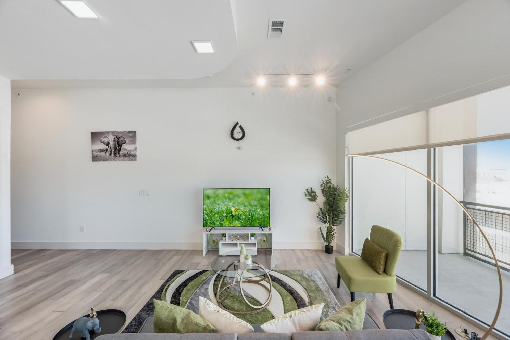 Contemporary 2Br I Gym I Parking I Workspace Даллас Екстер'єр фото